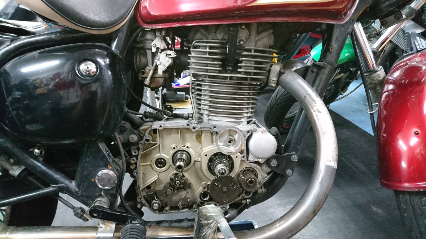Zrx400のクーラント漏れ修理 ストラテジー 福岡市にある街のバイク屋さん 販売 修理 買取なんでもお任せください