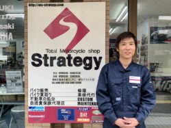 【福岡別府店 店長】 市山 (自動車整備士国家資格保持者:2級ガソリン・ジーゼル) 整備士歴5年