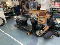 ヤマハ ビーノ タイヤ交換 ストラテジー 福岡市にある街のバイク屋さん 販売 修理 買取なんでもお任せください
