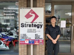 【中央店:店長 兼 エリアマネージャー】 川本